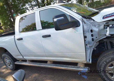 2024 Ram 2500 Tradesman 4X4 6'4 Box z USA, uszkodzony, nr VIN 3C6UR5CJ8RG138071